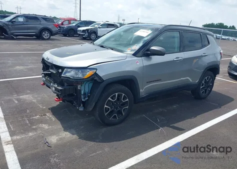 2020 Jeep Compass Trailhawk 4X4 из США, поврежденный, VIN 3C4NJDDB8LT112042